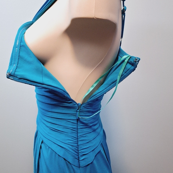 🅱️🅾️G🅾️ BCBG turquoise party dress - Picture 4 of 6